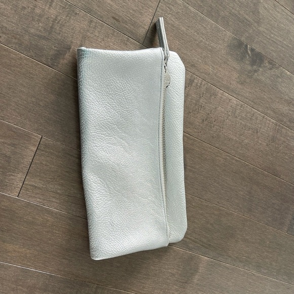 INDIGO Metallic Silver Shiny Folding Clutch Purse Handbag - Picture 2 of 4